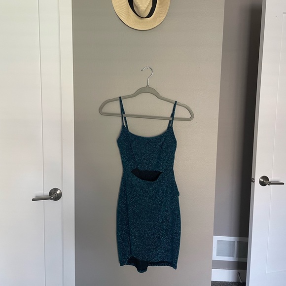 Lulu’s blue sparkly dress - Picture 3 of 6